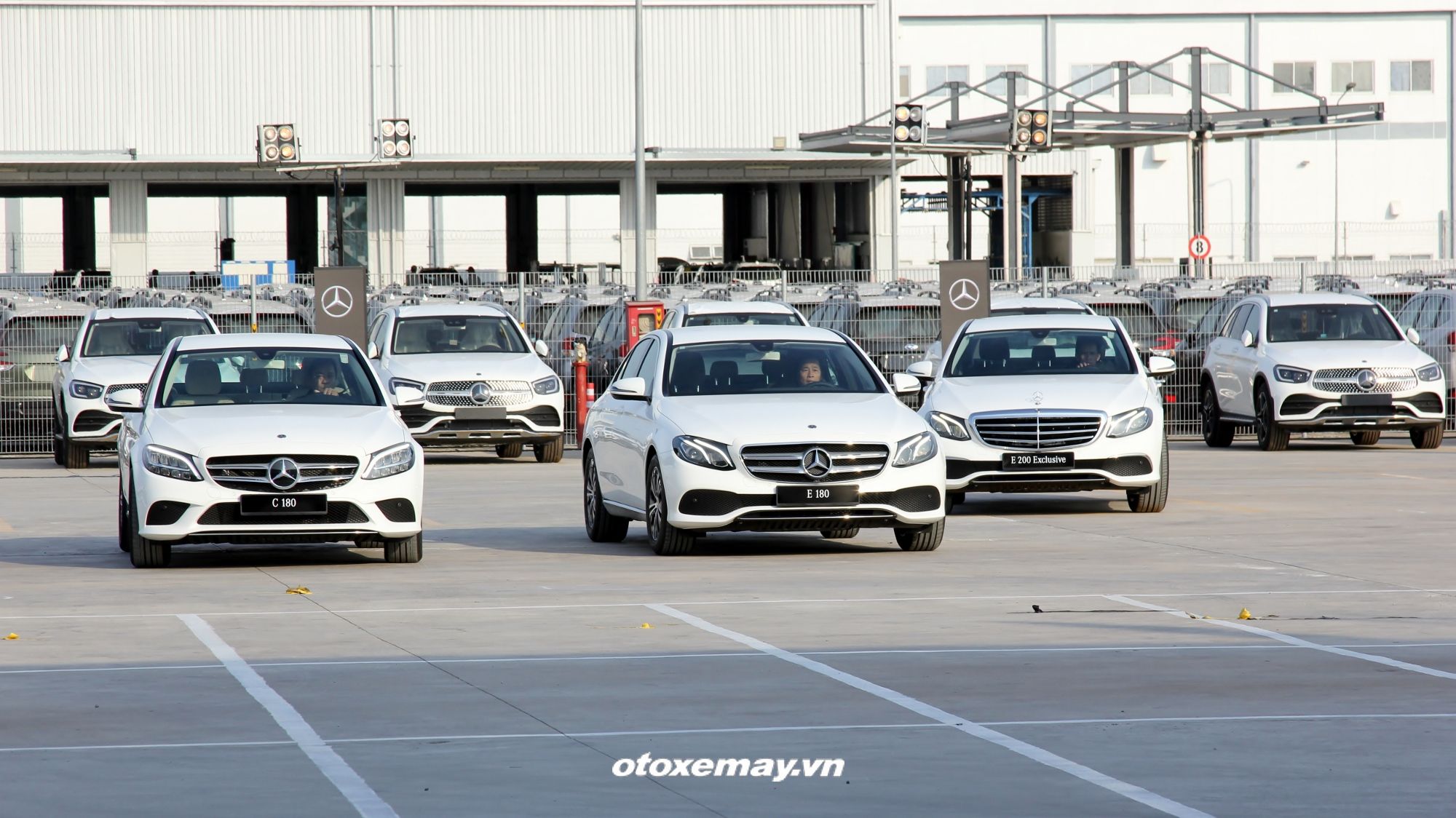 Mercedes-Benz C180 có giá từ 1,39 tỷ đồng - nhắm tới phân khúc sedan hạng trung